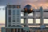 Fuji television building ( Tokyo , Japan )