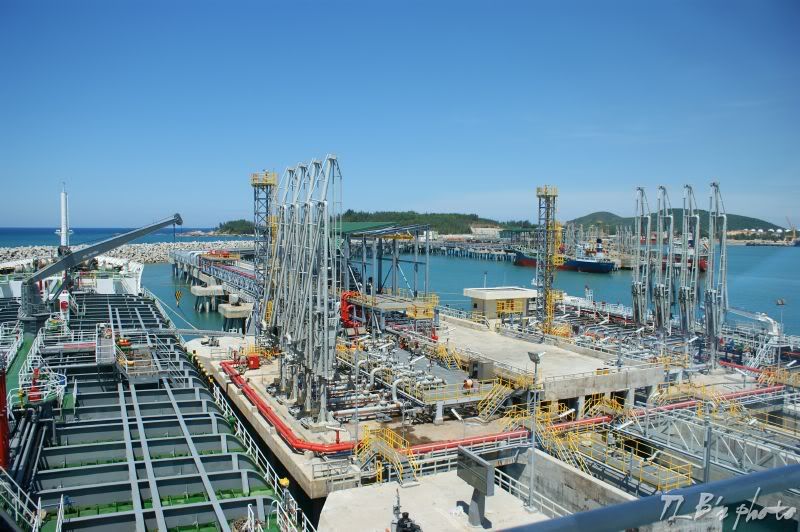 http://i568.photobucket.com/albums/ss123/ThichBup/Myphotos/800x600/Ship/Bridge/DSC02903.jpg