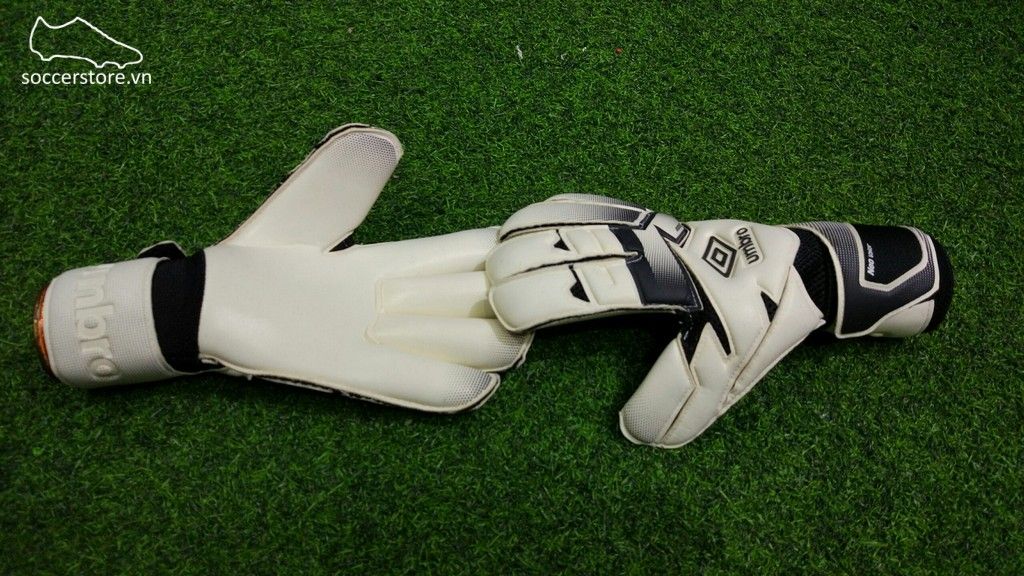 Găng tay thủ môn Umbro Neo Valor- White/ Black GK Gloves 20738U-096