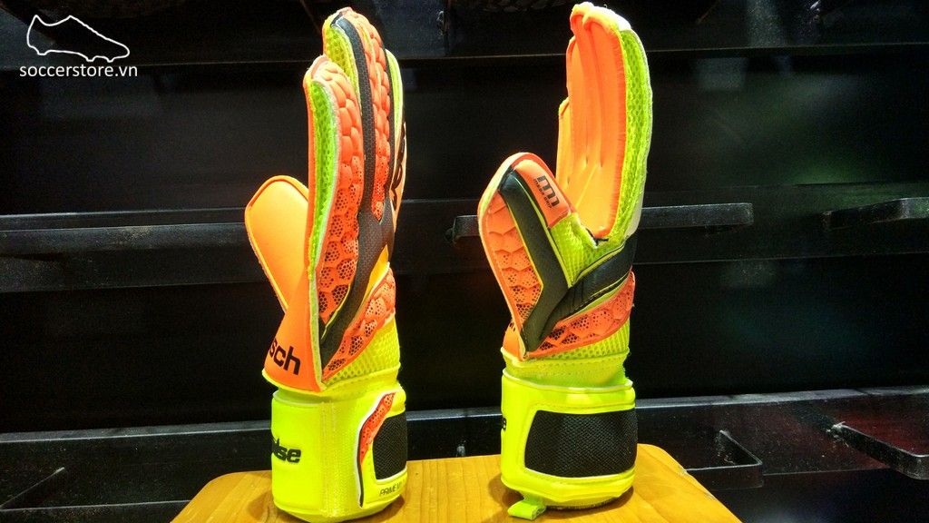 Reusch Repulse Prime M1- Black/ Shocking Orange 3670109-767
