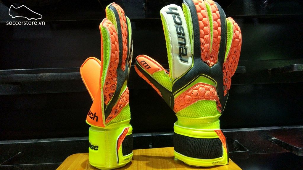 Reusch Repulse Prime M1- Black/ Shocking Orange 3670109-767