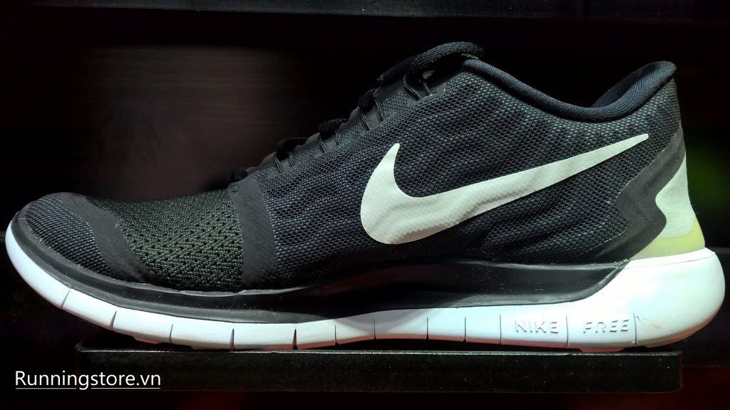 Nike Free 5.0- Black/ White/ Dark Grey 724382-002