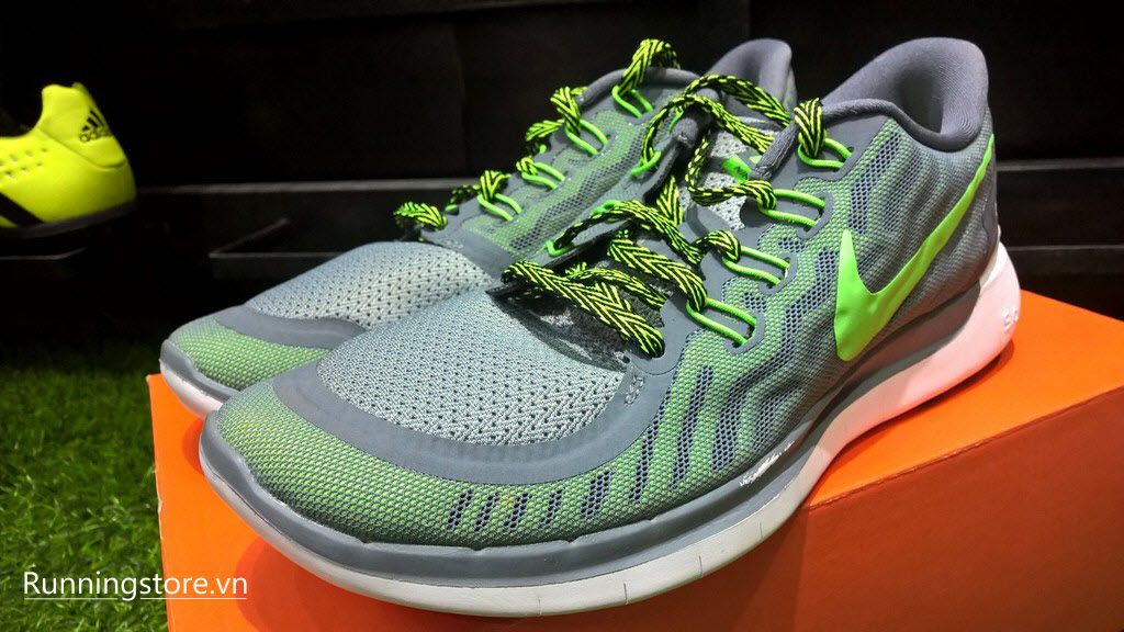 Nike Free 5.0- Cool Grey/ Green Strike 724382-013