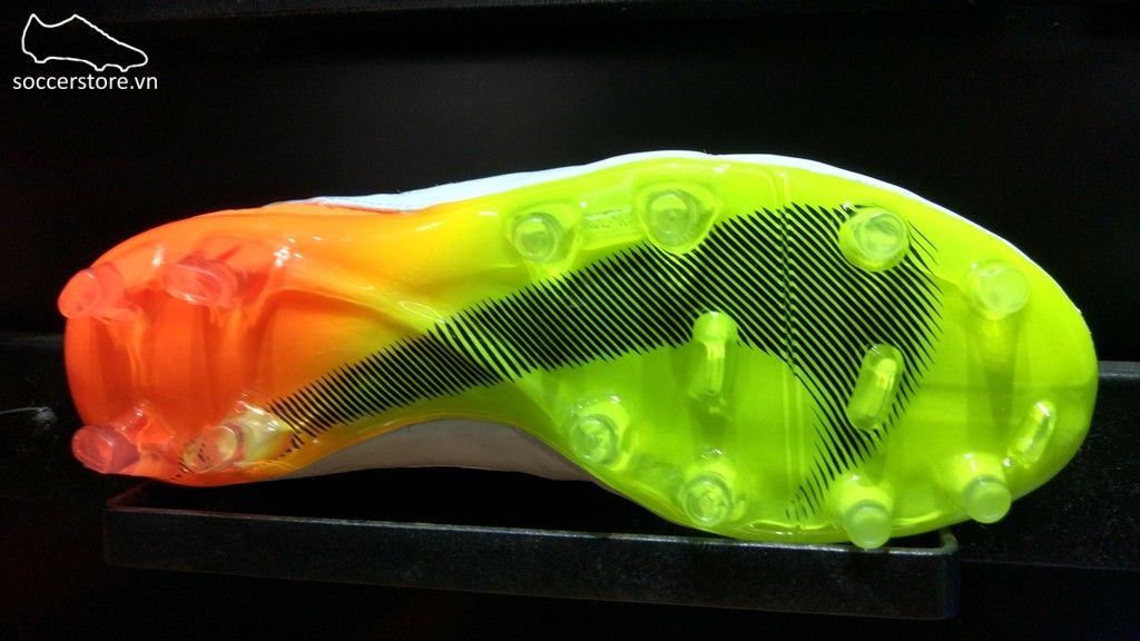 Nike Tiempo Legend VI FG- White/ Black/ Total Orange 819177-109
