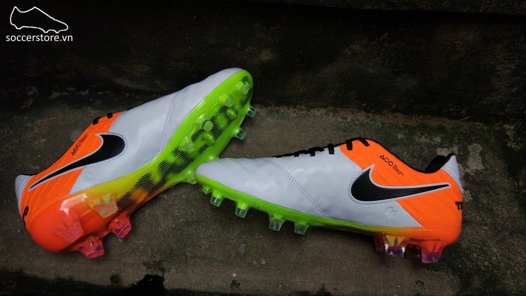Nike Tiempo Legend VI FG- White/ Black/ Total Orange 819177-109