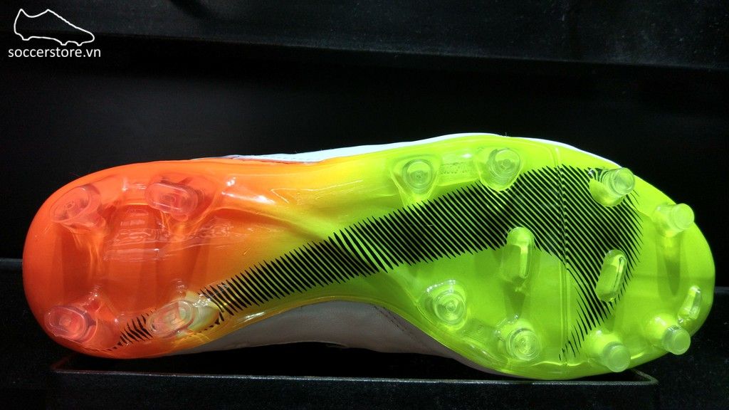 Nike Tiempo Legend VI FG- White/ Black/ Total Orange 819177-109
