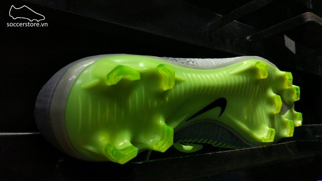 Nike Mercurial Superfly V FG- Pure Platinum/ Black/ Ghost Green 831940-003