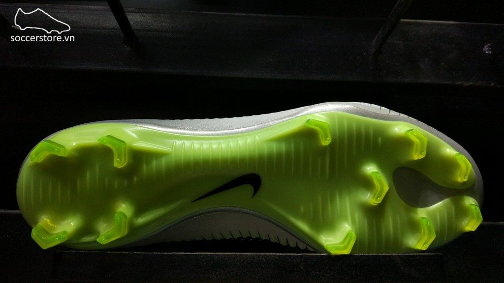 Nike Mercurial Vapor XI FG- Pure Platinum/ Black/ Ghost Green 831958-003