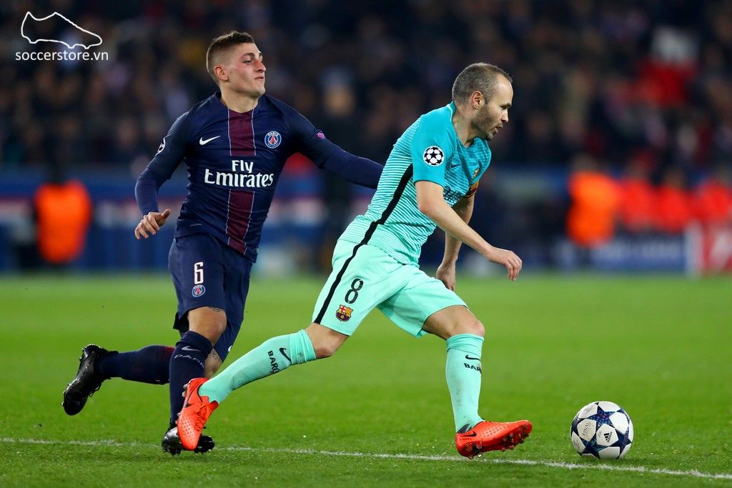 Siêu tiền vệ Iniesta sử dụng giày Nike Magista Opus