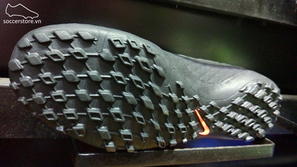 Nike Hypervenom Phelon III TF- Black/ Anthracite/ Metallic Silver 852562-001