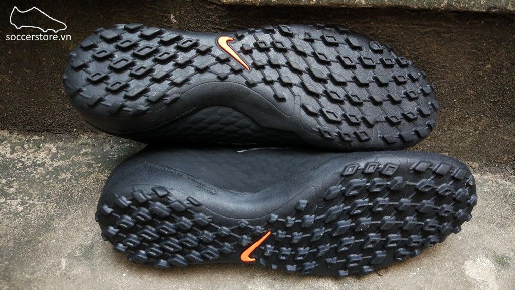 Nike Hypervenom Phelon III TF- Black/ Anthracite/ Metallic Silver 852562-001