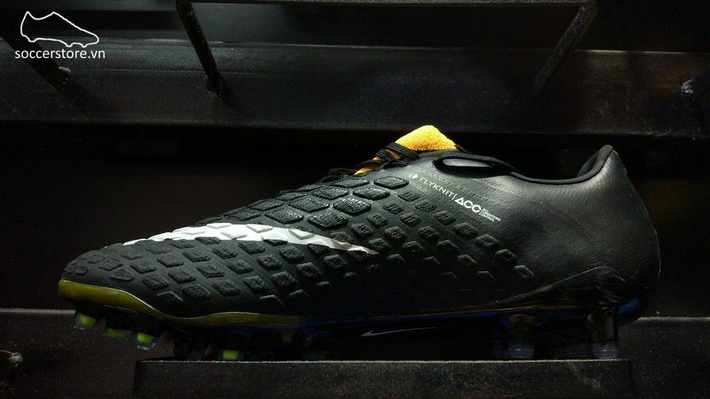 Nike Hypervenom Phantom III FG- Black/ White/ Laser Orange 852567-801