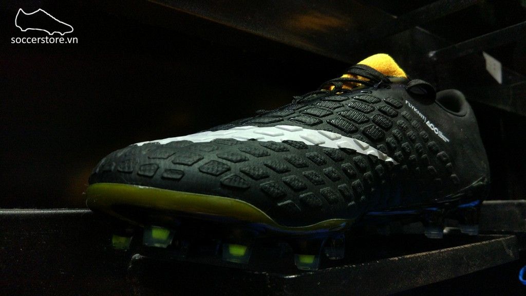 Nike Hypervenom Phantom III FG- Black/ White/ Laser Orange 852567-801