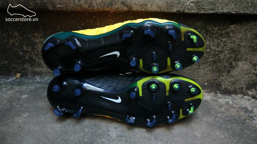 Nike Hypervenom Phantom III FG- Black/ White/ Laser Orange 852567-801