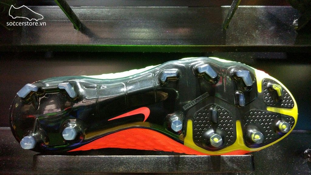 Nike Hypervenom Phantom III DF FG- Electric Green/ Black/ Hyper Orange 860643-308