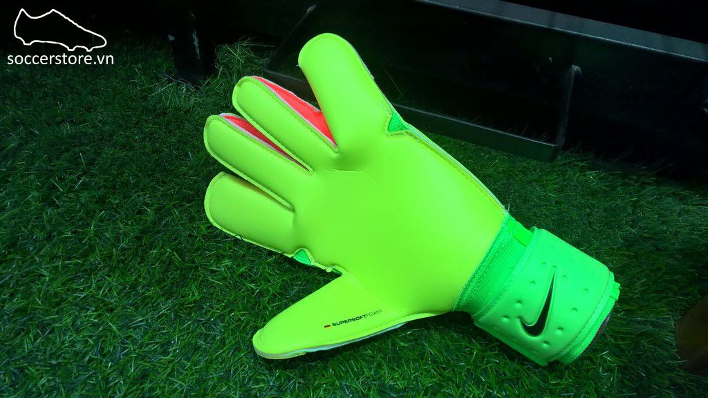 Nike Grip 3- Electric Green/ Volt/ Black GS0329-336