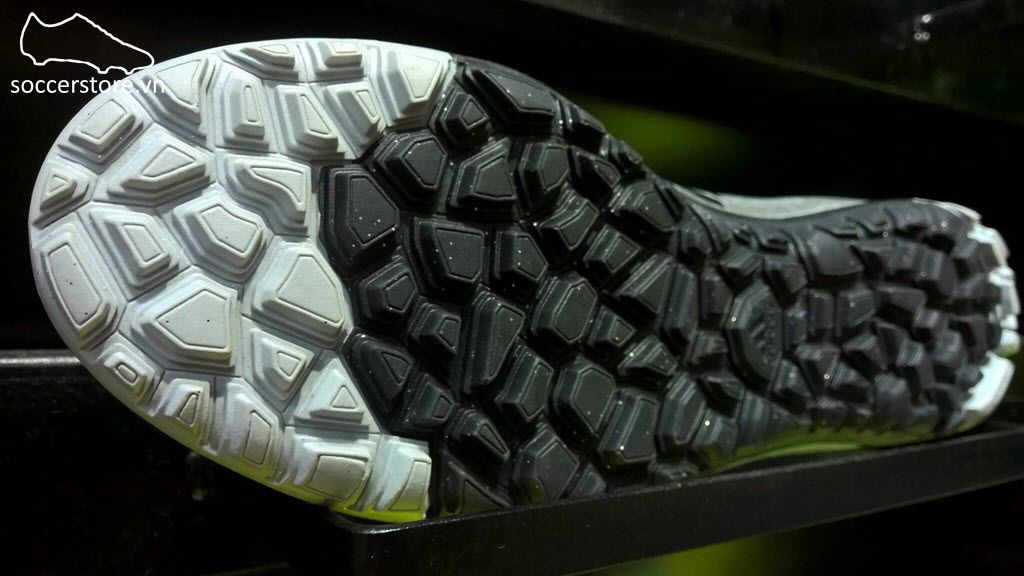 Adidas Messi 16.3 TF- Silver Metallic/ Core Black/ Shock Blue S79642