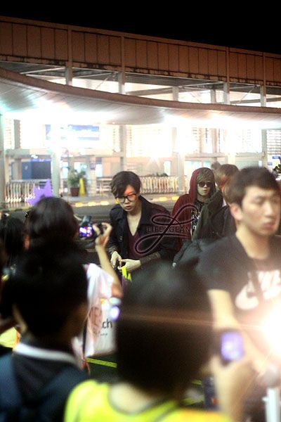 F.CUZ - Yejun and Jinon at NAIA Terminal 1, departing from Philippines