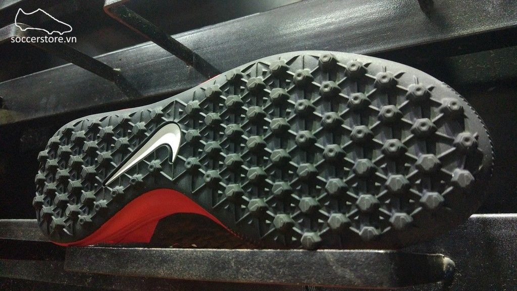 Nike MagistaX Proximo II TF- Black/ Hyper Crimson 843958-061