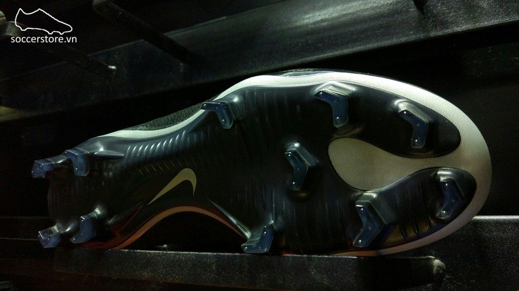 Nike Mercurial Superfly V Tech Craft FG- Black/ Dark Grey 852509-001