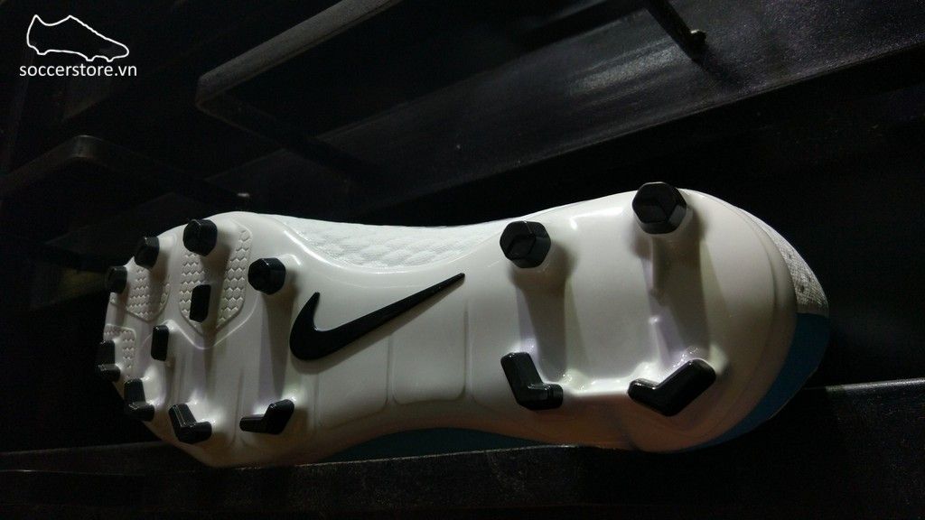 Nike Hypervenom Phelon III FG- White/ Black/ Photo Blue 852556-104