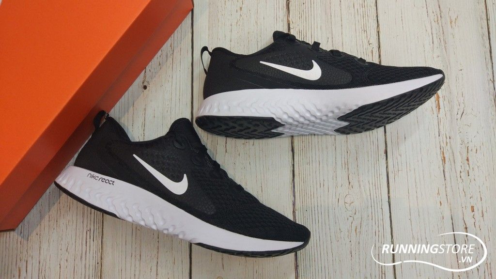 Nike Legend React - Black/White - AA1625-001