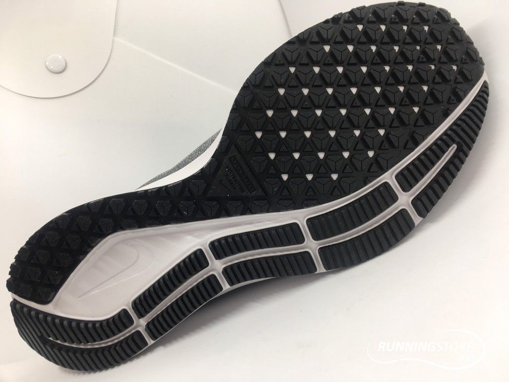 Nike Air Zoom Pegasus 35 Shield- Black/ White/ Cool Grey AA1643-001