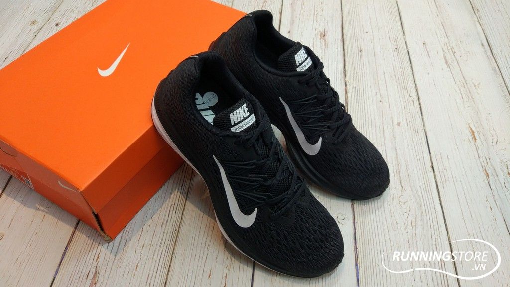 Nike Winflo 5 Air Zoom- Black/ White AA7406-001