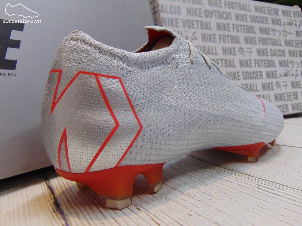 Nike Mercurial Vapor 13 Academy NJR FG Firm Ground.