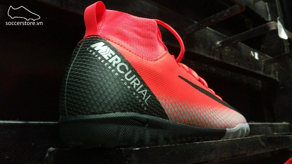 Nike Mercurial Superly VI Academy CR7 Kids TF- Bright Crimson/ Black/ Chrome/ Dark Grey AJ3112-600