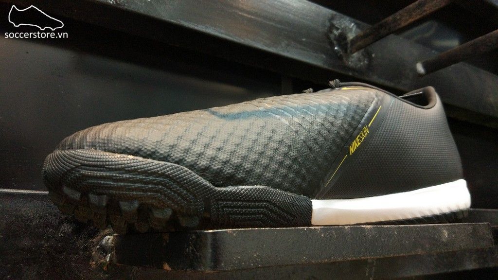 Nike Phantom VNM Academy TF - Black/ Metallic Gold AO0571-077