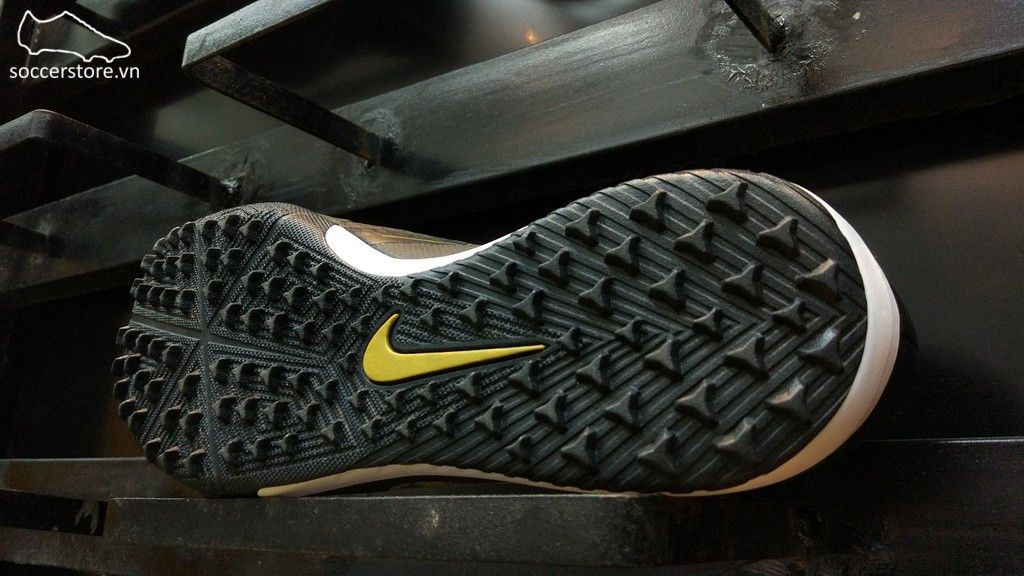 Nike Phantom VNM Academy TF - Black/ Metallic Gold AO0571-077