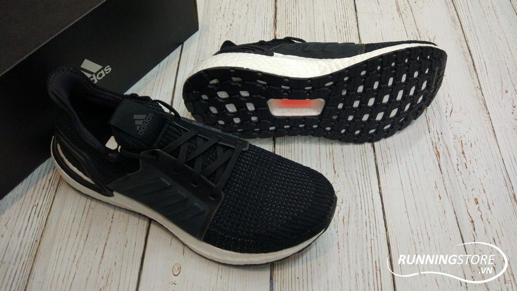 Adidas Pureboost - Core Black/ Dark/ Solid Grey CP9326