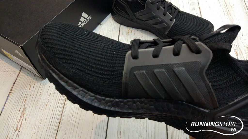 Adidas Ultraboost 2019 - Core Black/Core Black / Core Black- G27508