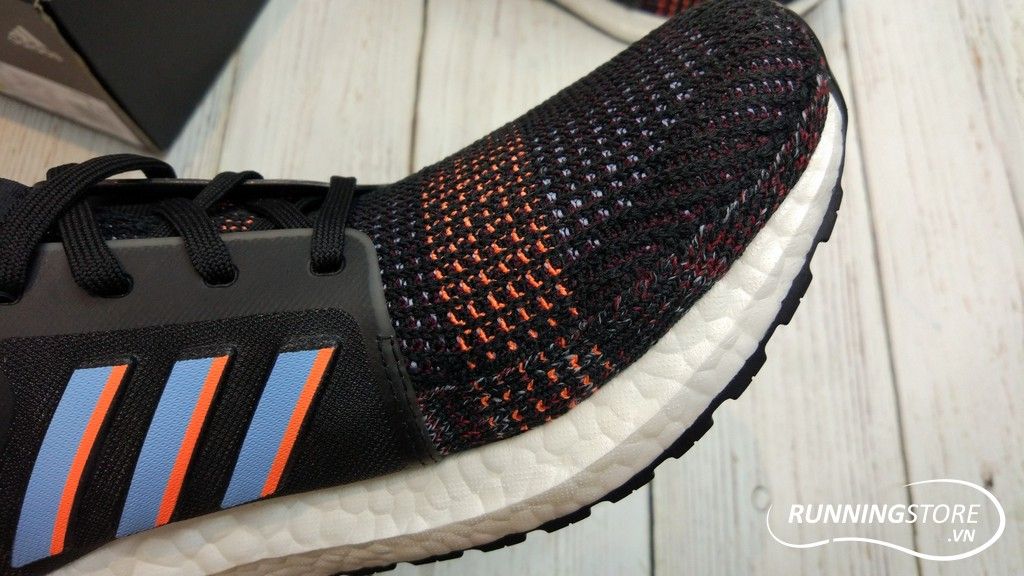 Adidas Ultraboost 2019 - Core Black / Glow Blue / Core Black-G54011