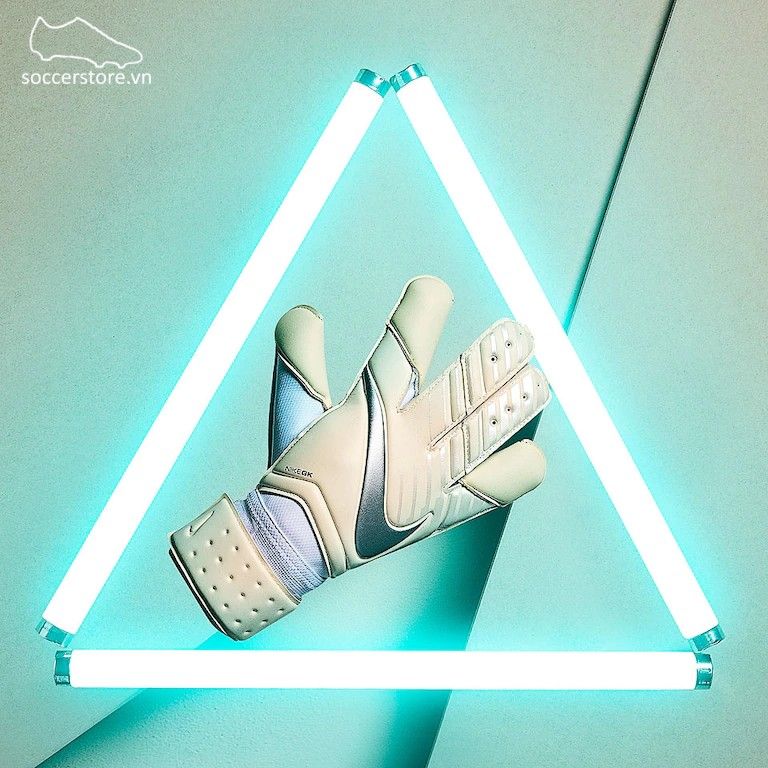 Nike Grip 3 - White/ Chrome GS0342-100