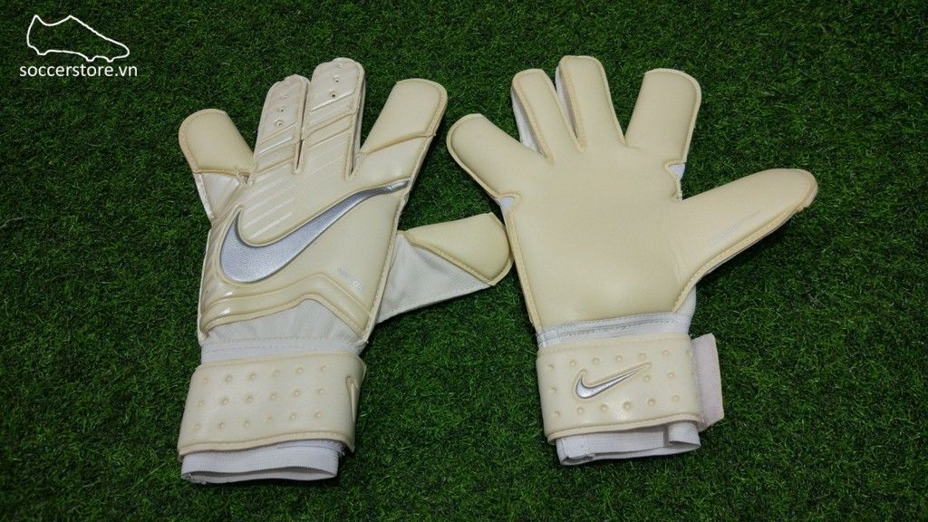 Nike Grip 3 - White/ Chrome GS0342-100