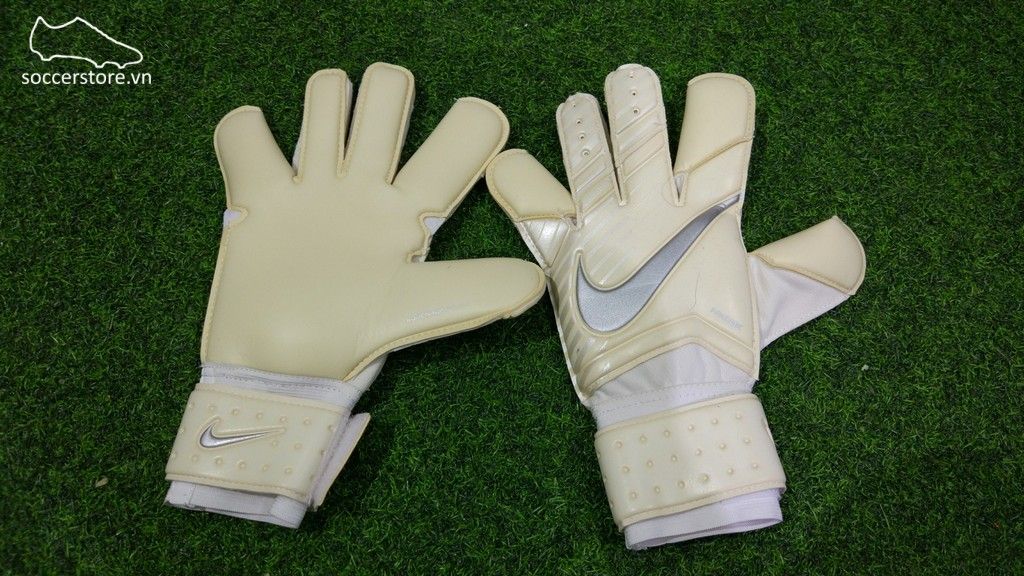 Nike Grip 3 - White/ Chrome GS0342-100