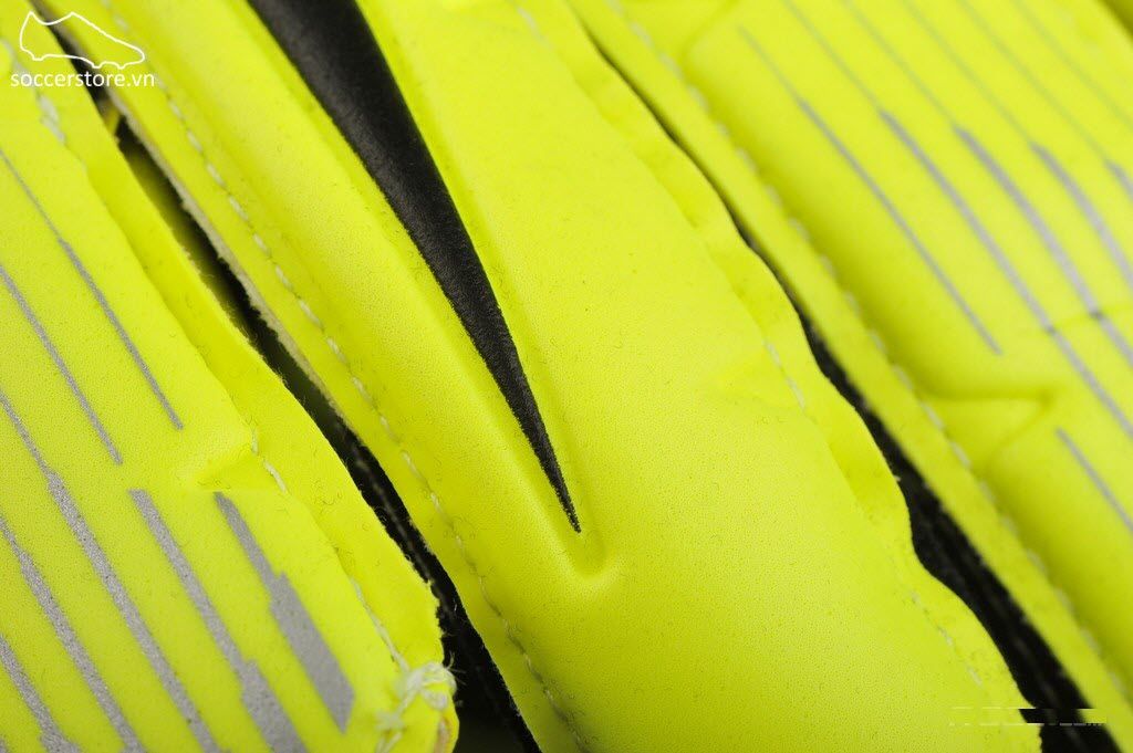 Nike Grip 3- Volt/ Black GS0360-702