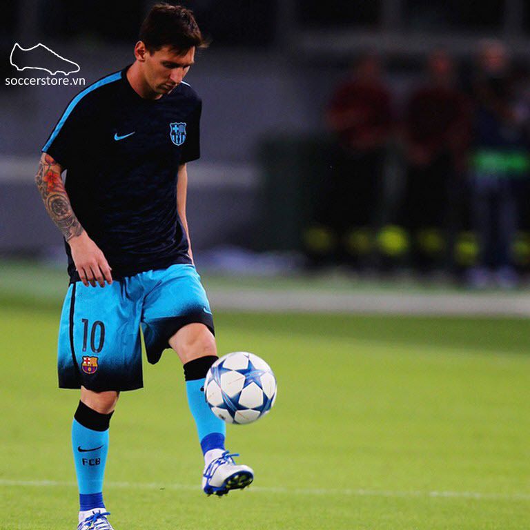 Messi và Adidas Messi 15.1 FG/AG White- Prime Blue- Core Black