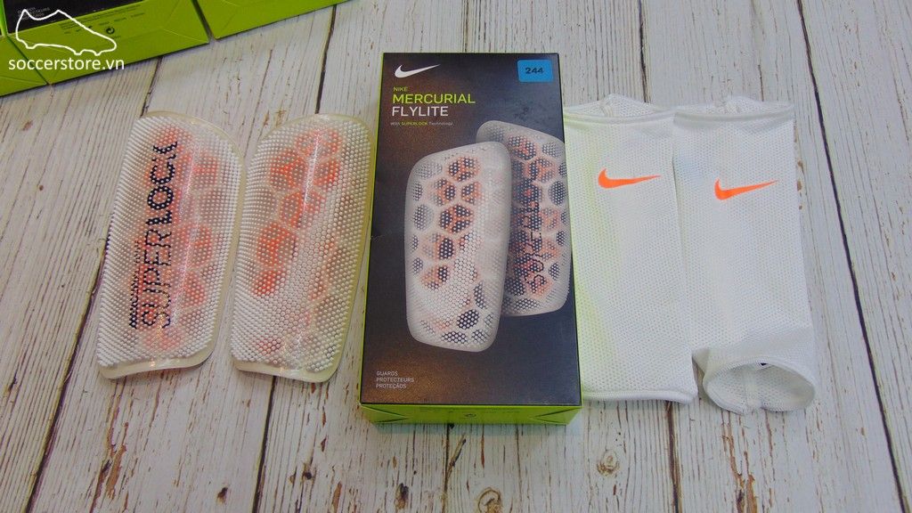 Nike Mercurial Flylite SuperLock Shinguards SP2160-100