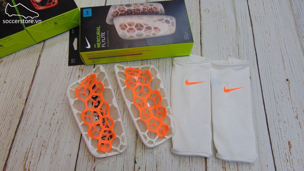 Nike Mercurial Flylite SuperLock Shinguards SP2160-100