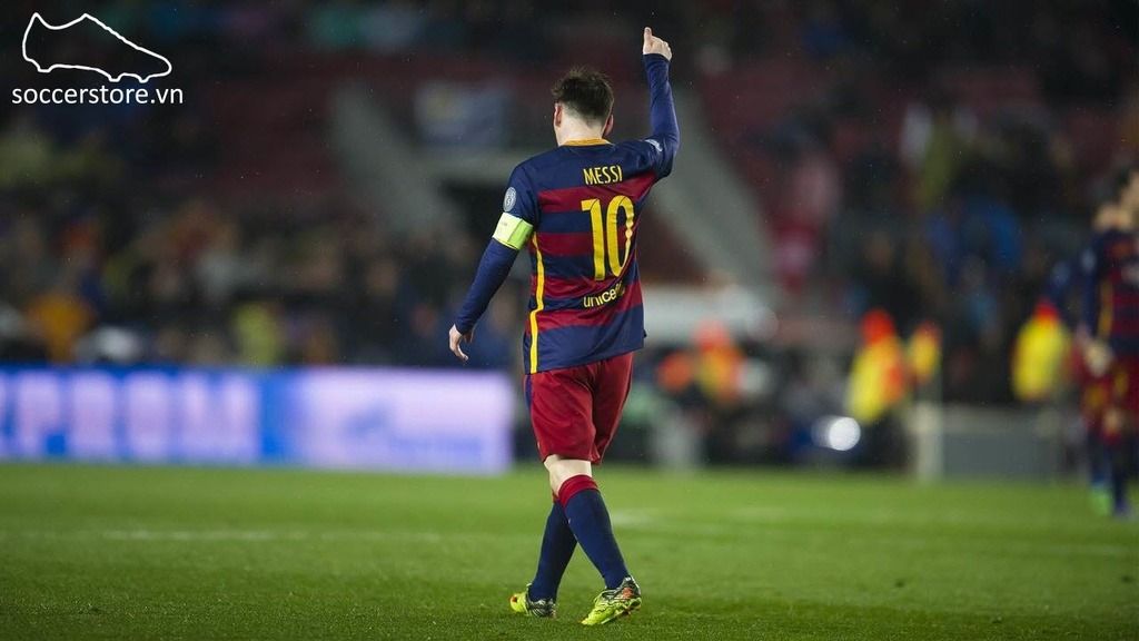 Messi sử dụng một đôi Adidas Messi 15.1 FG/AG